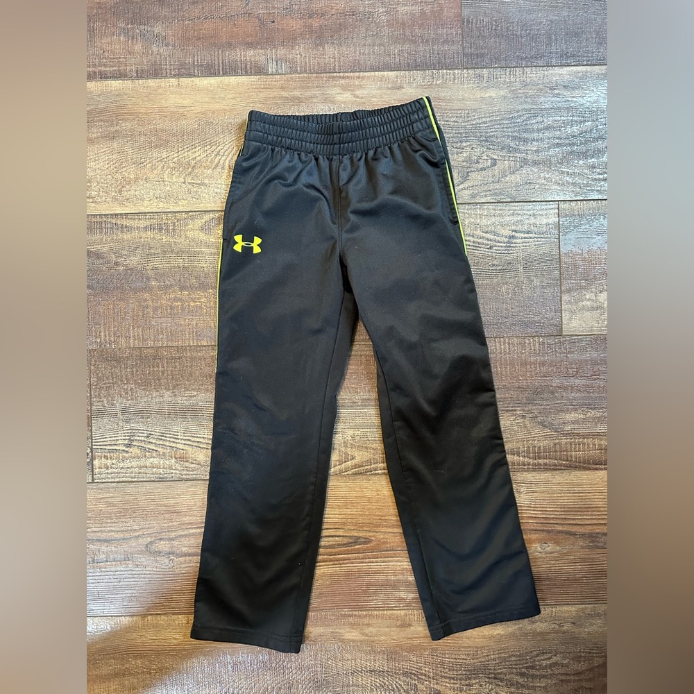 Boys Under Armour size 5/6